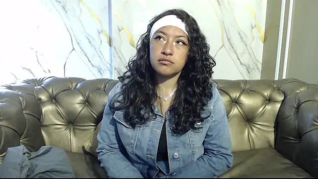 Snapshot of Kataleyaa2_ chatting on 10-29-25, 12:51 Kataleyaa2 online show from 10-29-25, 12:51