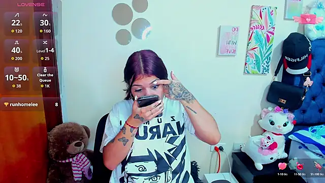 Emma boo online show from 11-13-25, 03:55