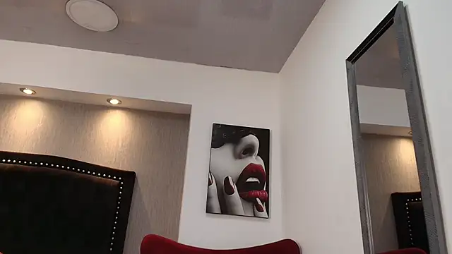 Luna Lov Titan online show from 01-10-26, 01:02