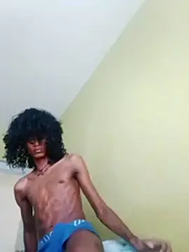 Snapshot of skinniyGabriel chatting on 11-10-25, 06:29 skinniyGabriel online show from 11-10-25, 06:29