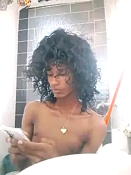 Snapshot of skinniyGabriel chatting on 11-24-25, 12:16 skinniyGabriel online show from 11-24-25, 12:16