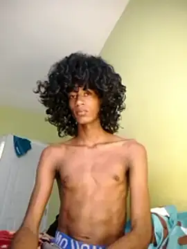 Snapshot of skinniyGabriel chatting on 11-27-25, 12:29 skinniyGabriel online show from 11-27-25, 12:29