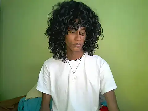 Snapshot of skinniyGabriel chatting on 12-01-25, 05:07 skinniyGabriel online show from 12-01-25, 05:07