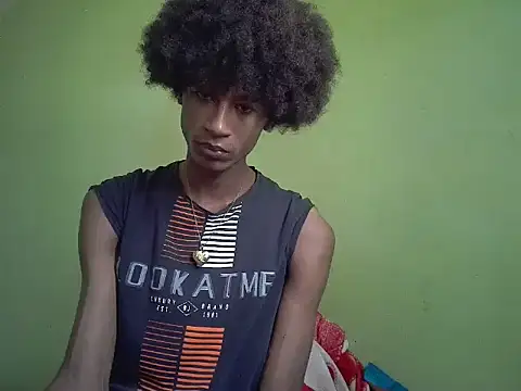 Snapshot of skinniyGabriel chatting on 12-05-25, 01:09 skinniyGabriel online show from 12-05-25, 01:09