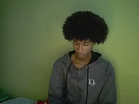 Snapshot of skinniyGabriel chatting on 12-16-25, 01:16 skinniyGabriel online show from 12-16-25, 01:16