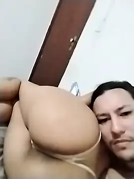 Snapshot of Iasmimbuttercup chatting on 11-07-25, 02:33 Iasmimbuttercup online show from 11-07-25, 02:33