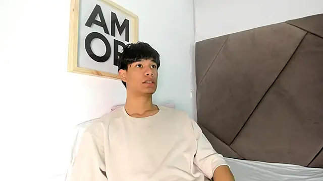 Snapshot of michael_vidal chatting on 11-08-25, 07:56 michael vidal online show from 11-08-25, 07:56