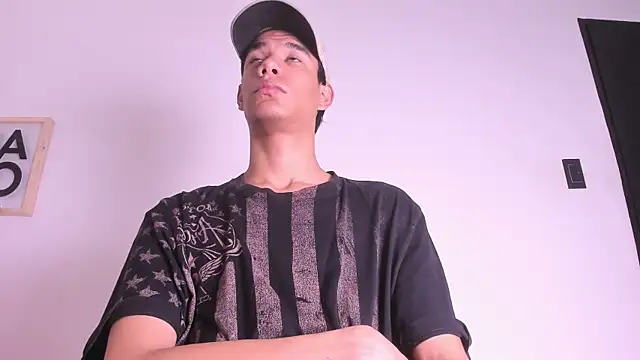 Snapshot of michael_vidal chatting on 11-15-25, 08:05 michael vidal online show from 11-15-25, 08:05