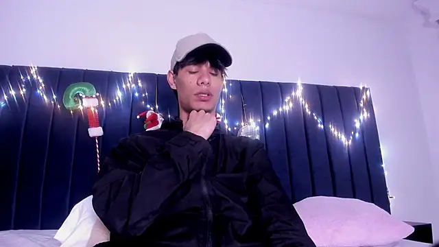 Snapshot of michael_vidal chatting on 12-03-25, 03:03 michael vidal online show from 12-03-25, 03:03