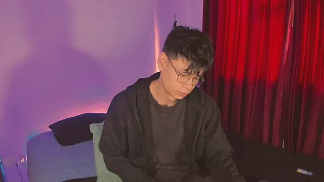 estmonnn online show from 11-21-25, 09:24