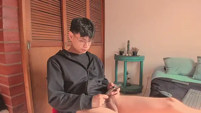 estmonnn online show from 11-22-25, 08:19