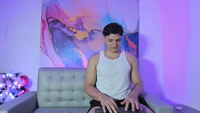 Snapshot of pinksmile_1 chatting on 01-14-26, 03:56 pinksmile 1 online show from 01-14-26, 03:56