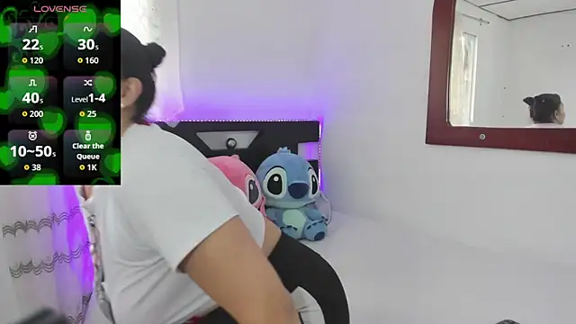 Snapshot of Isa-Giraldo chatting on 02-05-26, 01:49 Isa-Giraldo online show from 02-05-26, 01:49