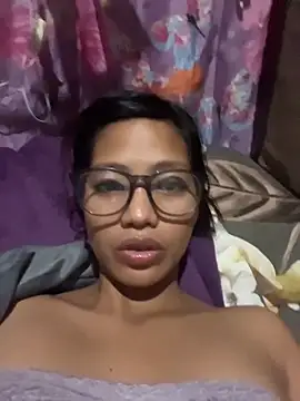 Snapshot of hottiebabe23 chatting on 11-03-25, 12:46 hottiebabe23 online show from 11-03-25, 12:46