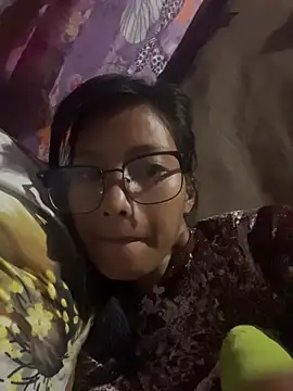 Snapshot of hottiebabe23 chatting on 11-15-25, 08:49 hottiebabe23 online show from 11-15-25, 08:49