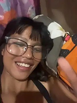 Snapshot of hottiebabe23 chatting on 11-17-25, 11:54 hottiebabe23 online show from 11-17-25, 11:54