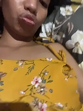 Snapshot of hottiebabe23 chatting on 12-22-25, 01:24 hottiebabe23 online show from 12-22-25, 01:24