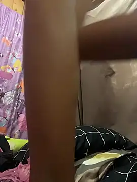 Snapshot of hottiebabe23 chatting on 01-11-26, 01:32 hottiebabe23 online show from 01-11-26, 01:32