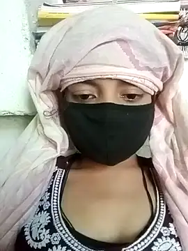 Snapshot of Quenn-Jiya752 chatting on 11-06-25, 10:05 Quenn-Jiya752 online show from 11-06-25, 10:05