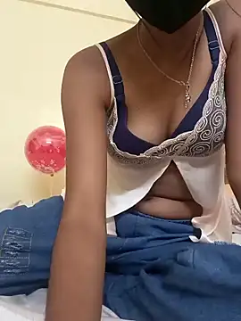 Snapshot of Sanaya_Queen19 chatting on 10-30-25, 10:10 Sanaya Queen19 online show from 10-30-25, 10:10