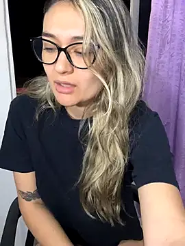 Snapshot of Im-Lola chatting on 11-07-25, 09:31 Im-Lola online show from 11-07-25, 09:31