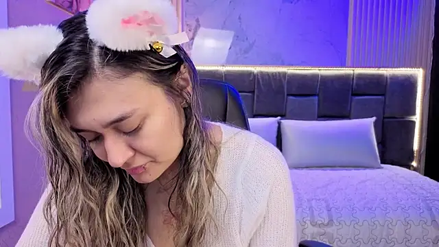 Snapshot of Im-Lola chatting on 11-12-25, 08:41 Im-Lola online show from 11-12-25, 08:41