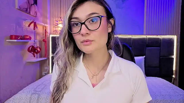 Snapshot of Im-Lola chatting on 11-15-25, 08:05 Im-Lola online show from 11-15-25, 08:05