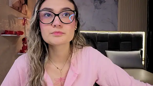 Snapshot of Im-Lola chatting on 12-03-25, 07:56 Im-Lola online show from 12-03-25, 07:56