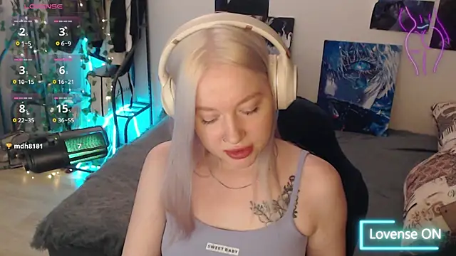 Snapshot of lisa_alen chatting on 10-29-25, 12:07 lisa alen online show from 10-29-25, 12:07