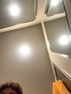 Snapshot of Bornmaccin223 chatting on 10-29-25, 07:32 Bornmaccin223 online show from 10-29-25, 07:32