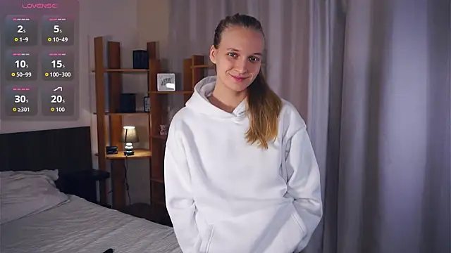 Snapshot of DierdreJacobsohn chatting on 12-14-25, 06:19 DierdreJacobsohn online show from 12-14-25, 06:19