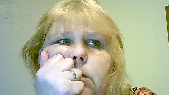 Snapshot of Sylviastar46 chatting on 11-13-25, 05:01 Sylviastar46 online show from 11-13-25, 05:01