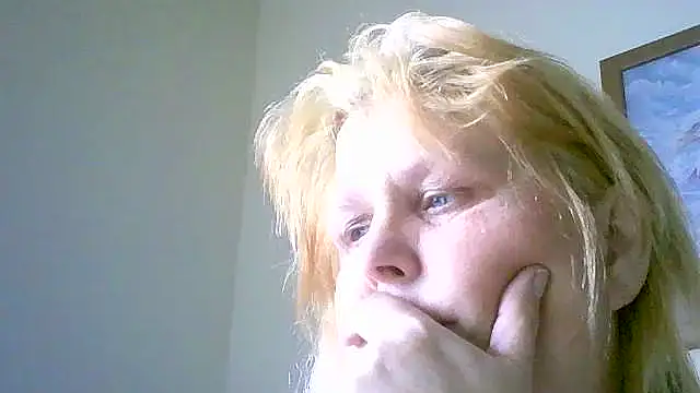 Snapshot of Sylviastar46 chatting on 11-18-25, 09:47 Sylviastar46 online show from 11-18-25, 09:47