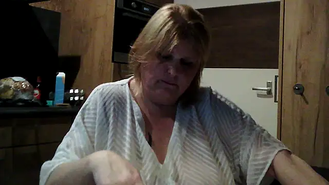 Sylviastar46 online show from 03-26-26, 09:42