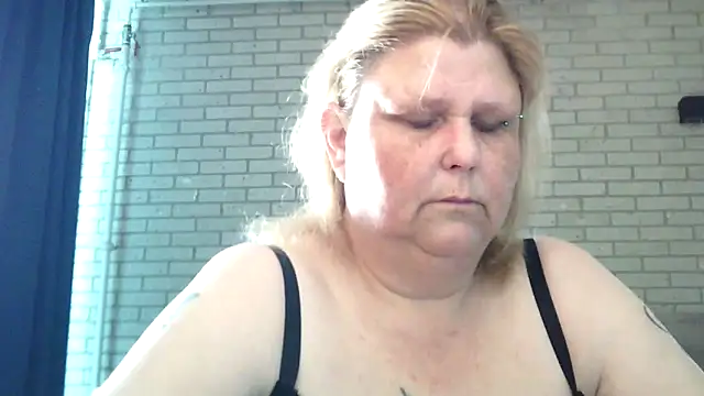 Sylviastar46 online show from 04-20-26, 03:48