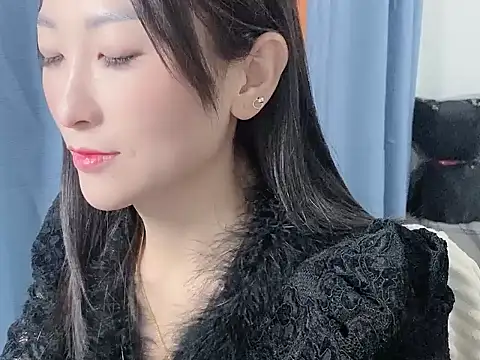 Snapshot of Doris-658 chatting on 11-19-25, 01:49 Doris-658 online show from 11-19-25, 01:49