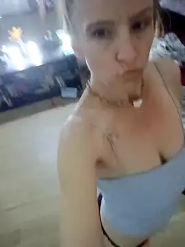 Snapshot of Karebearz1 chatting on 11-01-25, 04:58 Karebearz1 online show from 11-01-25, 04:58