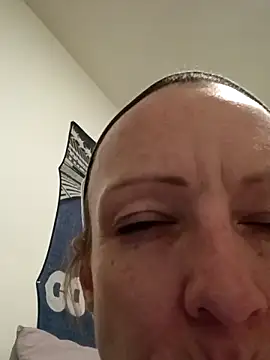 Karebearz1 online show from 11-20-25, 02:23