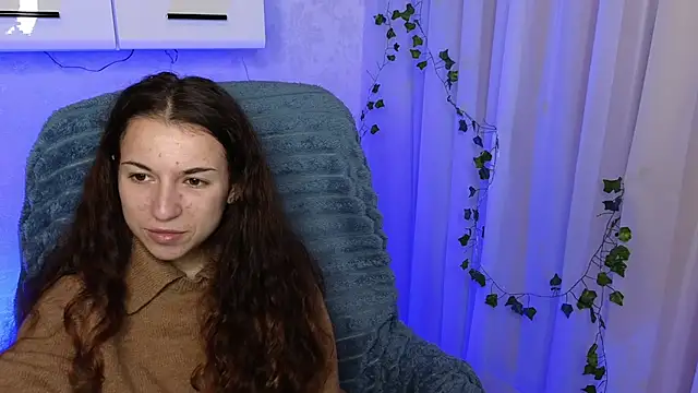 Snapshot of Ulyanix chatting on 11-18-25, 05:01 Ulyanix online show from 11-18-25, 05:01