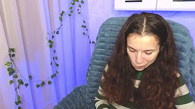 Snapshot of Ulyanix chatting on 11-21-25, 04:44 Ulyanix online show from 11-21-25, 04:44