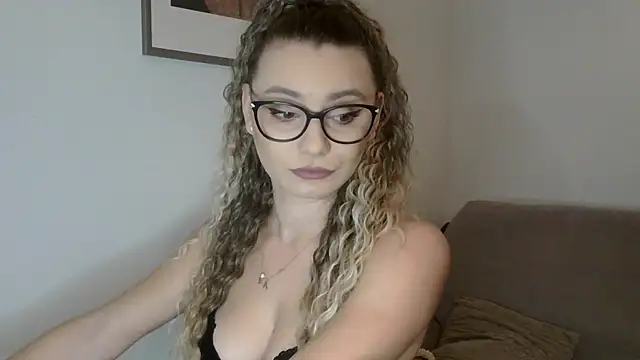 AlessiaCreed online show from 10-29-25, 09:49