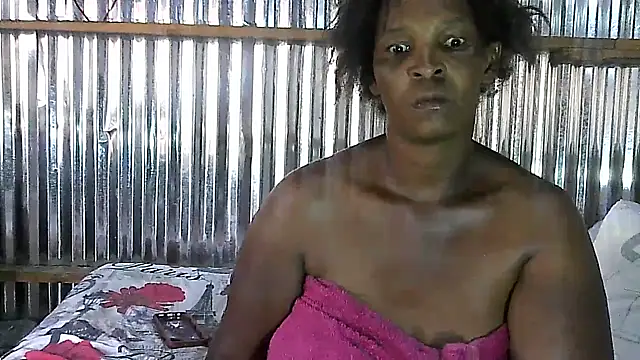 Snapshot of BLACKMALF chatting on 12-20-25, 07:26 BLACKMALF online show from 12-20-25, 07:26