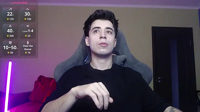 Snapshot of Yofukashii chatting on 11-19-25, 09:09 Yofukashii online show from 11-19-25, 09:09