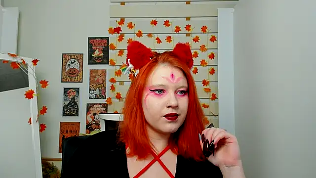 Snapshot of FoxPlayXX chatting on 10-31-25, 07:48 FoxPlayXX online show from 10-31-25, 07:48