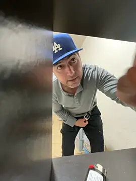 Snapshot of ezrah23 chatting on 02-18-26, 09:33 ezrah23 online show from 02-18-26, 09:33