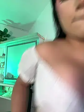Snapshot of Vale_prado chatting on 05-04-26, 10:17 Vale prado online show from 05-04-26, 10:17