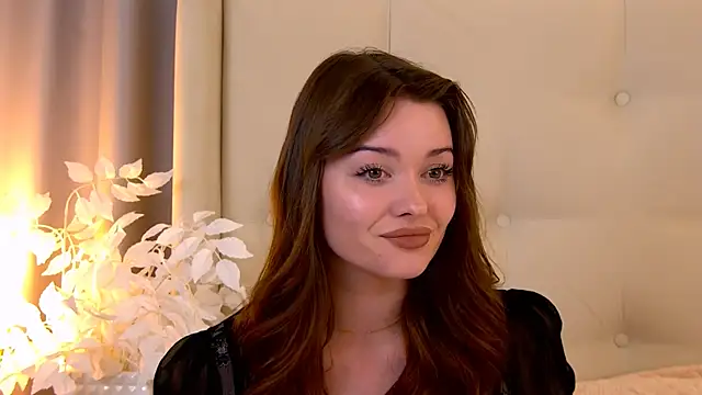 Snapshot of VickiBanx chatting on 10-30-25, 07:21 VickiBanx online show from 10-30-25, 07:21