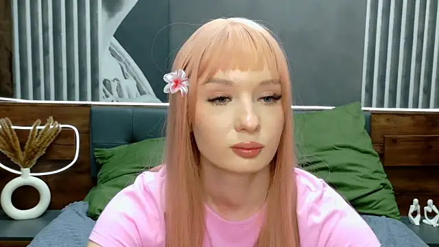 Snapshot of TiffanyJensen chatting on 11-01-25, 12:40 TiffanyJensen online show from 11-01-25, 12:40