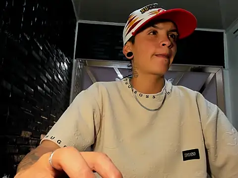 Snapshot of SubGirlRs chatting on 10-31-25, 02:56 SubGirlRs online show from 10-31-25, 02:56