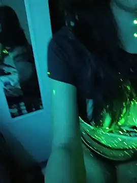 Snapshot of MZThang2Kute chatting on 11-21-25, 09:52 MZThang2Kute online show from 11-21-25, 09:52